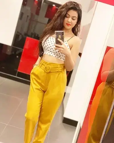 Hukeri Escort